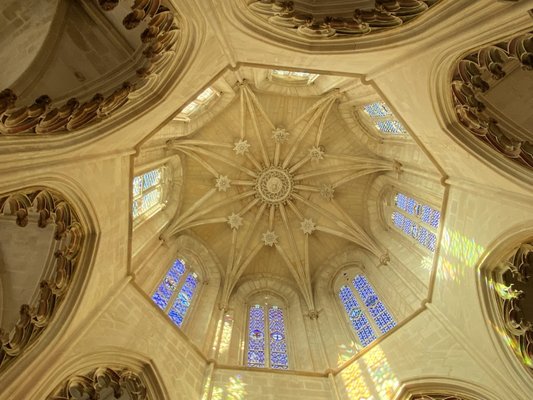 Batalha Monastery by null