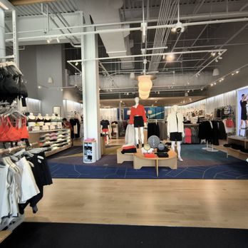 nike running fashion valley