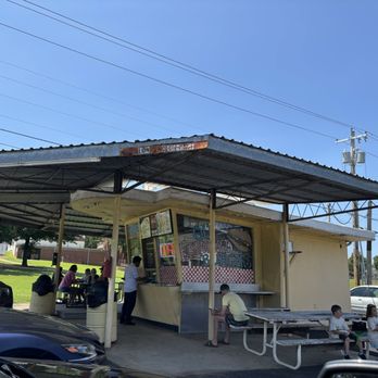 Yellow Umbrella - Burgers Near Me - Fort Smith, Arkansas