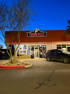 Yukon Pizza by null