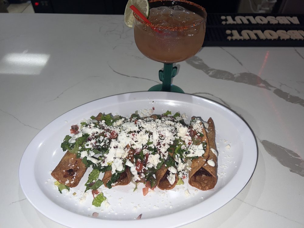 MEZCALINA MEXICAN RESTAURANT Updated March 2024 10 Photos 356