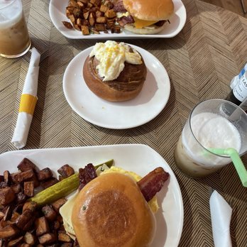 Happystance - Sando, Cinnamon Roll and Iced Miel - Breakfast & Brunch Near Me - Douglas, Michigan