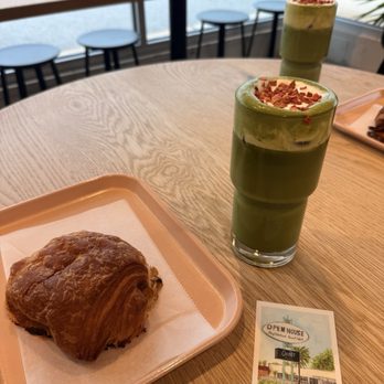 Oh Hey Cafe - Ham and cheese croissant, Strawberry Matcha - Coffee & Tea Near Me - Lockhart, Florida
