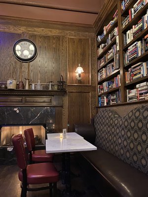 D4 Irish Pub & Cafe by null