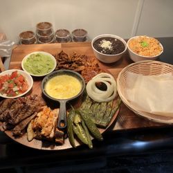 Señor Tacos - Parrillada de carnes also amazing!