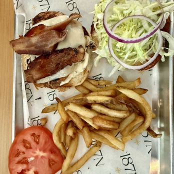 187 North Winery & Brewery - Grilled chicken sandwich - Breweries Near Me - Vanderpool, Texas