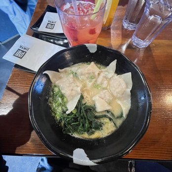 JINYA Ramen Bar - Murray - wonton ramen, manga lemonade, mixed berry lemonade - Ramen Near Me - Murray, Utah