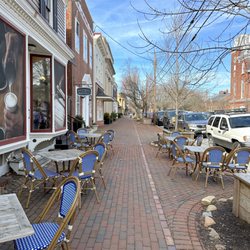 Evergrain Bread Company - Outside seating