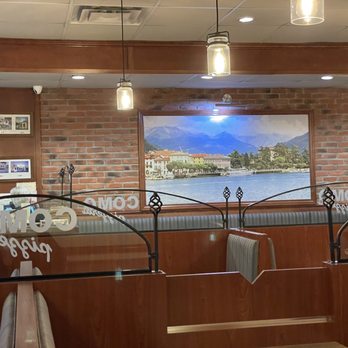 Como Pizzeria - Inside - Pizza Near Me - La Prairie, Quebec
