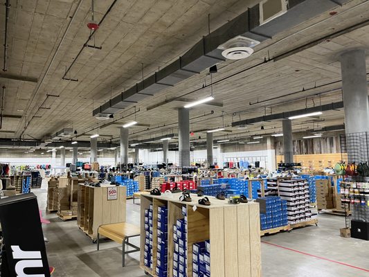 SPORTS BASEMENT - Updated May 2026 - 147 Photos & 73 Reviews - 2100 N ...
