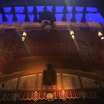 Fox Theatre - The ceiling of the theater looks like the sky - Performing Arts Near Me - Atlanta, Georgia Fox Theatre - The ceiling of the theater looks like the sky - Performing Arts Near Me - Atlanta, Georgia