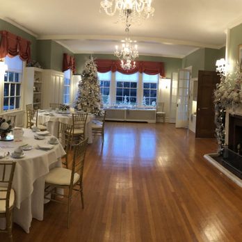 Historic Rosemont - Dining room at the Manor House - Bed & Breakfast Near Me - Berryville, Virginia
