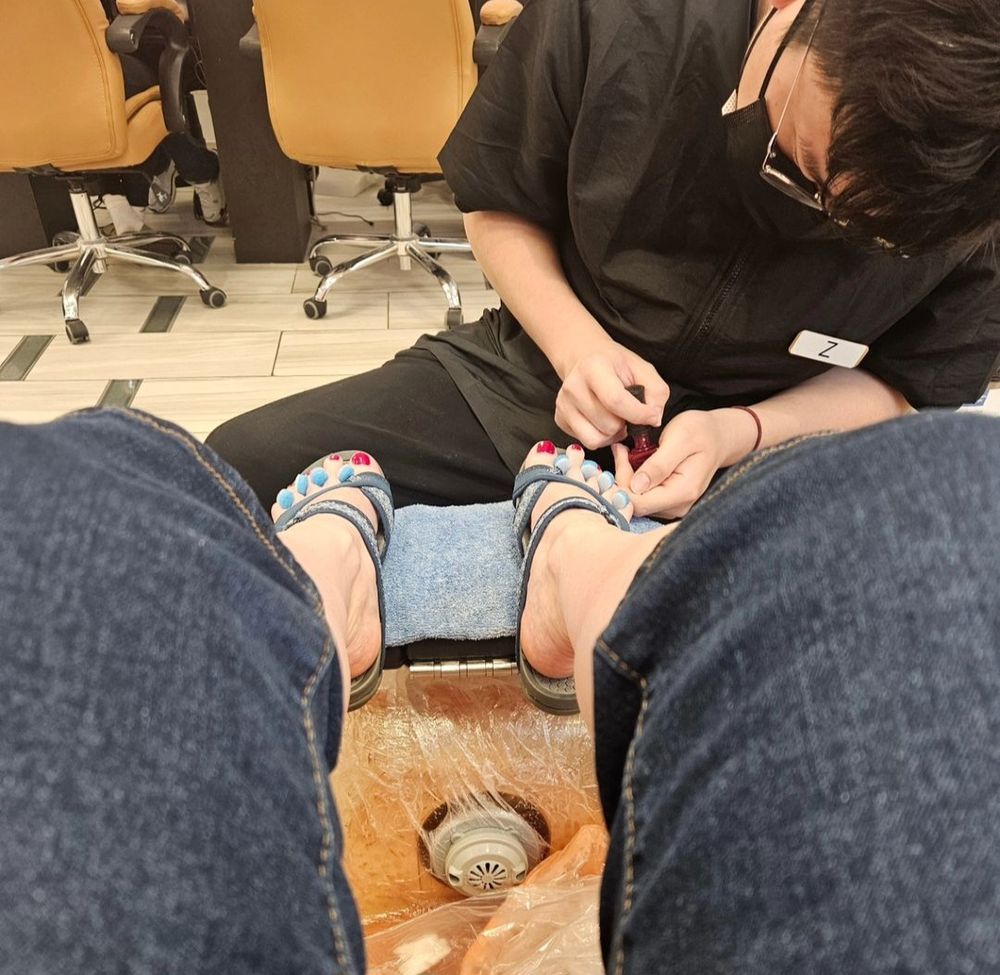 Shiny Nail & Spa Logo