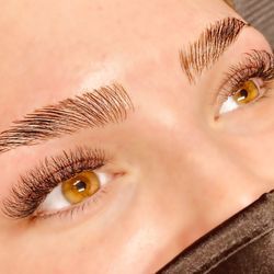 JTLash - Hybrid Lashes w/ Brow Lamination and Tint