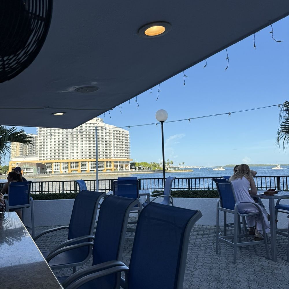 Bay View Pub - Bars Near Me - Miami, Florida