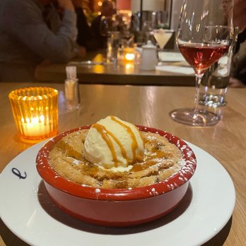 Lure Fishbar - Deep dish cookie - Bars Near Me - Chicago, Illinois