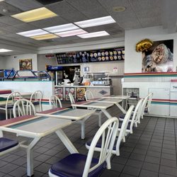 Taco Exxpress - Pleasant interior.