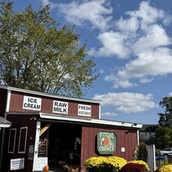 Fitch's Corner  Farm Stand