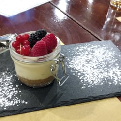 O'Connell - Cheesecake di Philadelphia caprino e mascarpone: NO. Buoni i frutti di bosco.