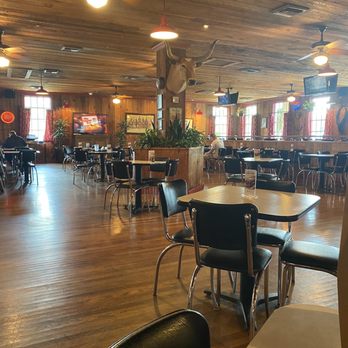 Pappas Bar-B-Q - Dining Area - Barbeque Near Me - Conroe, Texas