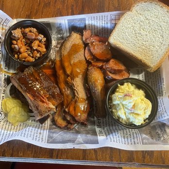 BBQ N More Robertson County - a tray of food - Barbeque Near Me - Calvert, Texas