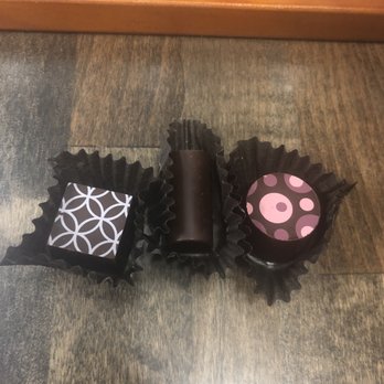 Fox Hollow Vineyards - Chocolate pairings - Wine Tasting Room Near Me - Holmdel, New Jersey Fox Hollow Vineyards - Chocolate pairings - Wine Tasting Room Near Me - Holmdel, New Jersey