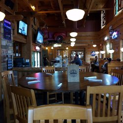 Montana's BBQ & Bar