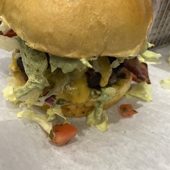 Brgr Stop - el chapo - American Near Me - Fort Lauderdale, Florida