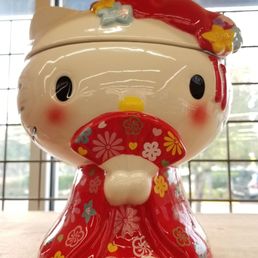 Hello Kitty cookie jar Hello Kitty cookie jar