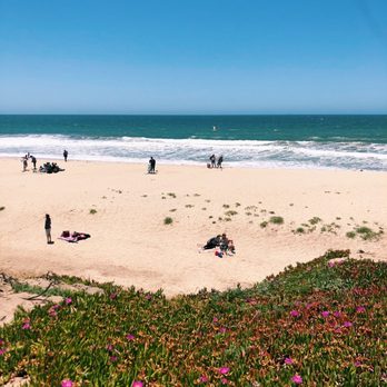Venice Beach - View overlooking the beach (there's a picnic table to the left of this pic that isn't pictured) - Beaches Near Me - Half Moon Bay, California