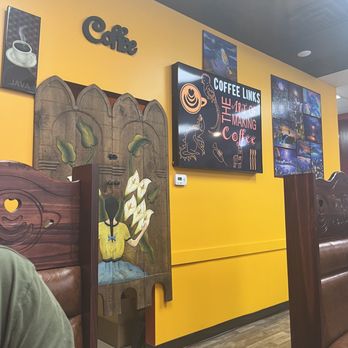 Coffee Links Cuisine - Cute decor throughout - Cafes Near Me - South Ogden, Utah