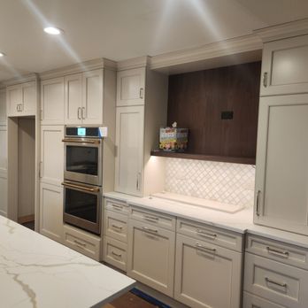 Kalinka Electric - Beautiful custom kitchen - Electricians Near Me Kalinka Electric - Beautiful custom kitchen - Electricians Near Me