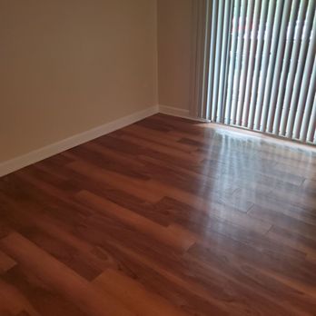 Foxchase - Living room floor - Apartments Near Me - Alexandria, Virginia Foxchase - Living room floor - Apartments Near Me - Alexandria, Virginia