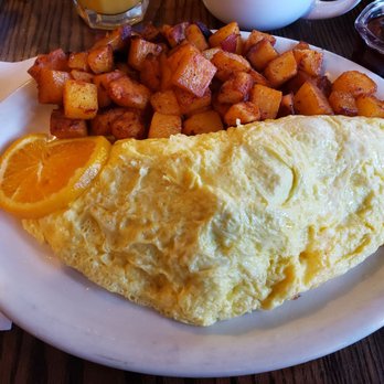 Egg Plantation - Corned Beef and Swiss Omelet - Breakfast & Brunch Near Me - Newhall, California