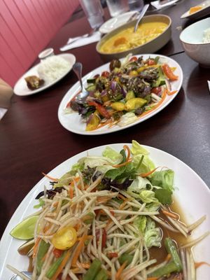 Alin’s Thai Street Food by null