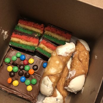 Dortoni Bakery - Brownie, cannolis, and rainbow cookies - Bakeries Near Me - Levittown, New York