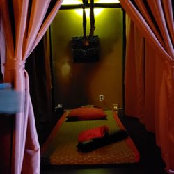 Nang Sida Traditional Thai Massage - My massage bed