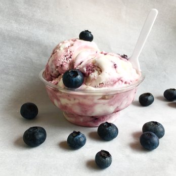 Munchin House - Blueberry Cheesecake Ice Cream - Ice Cream & Frozen Yogurt Near Me - Estes Park, Colorado