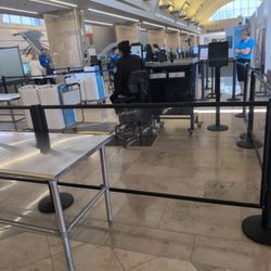 John Wayne Airport - TSA Checkpoint Terminal B - B terminal