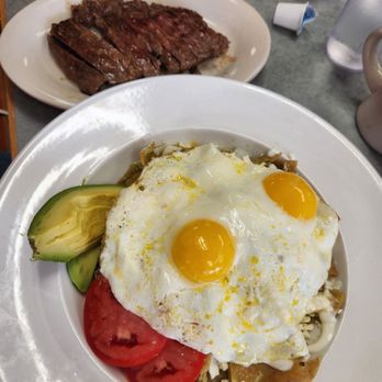 Las Maria’s Breakfast Club - Chilaquiles Verdes with skirt steak on the side. - Breakfast & Brunch Near Me - Chicago, Illinois