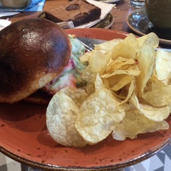 Harris + Hoole - Coffee & Tea Near Me - Weybridge, SRY