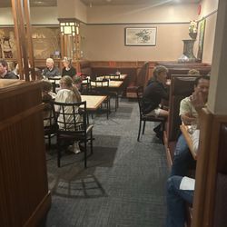 Heng Wing Restaurant - Dining area.