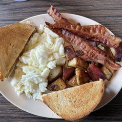 The Hen House Cafe - 3 egg whites, bacon, home fries and sourdough toast
