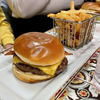 Luna's Bar and Grill - Classic Cheeseburger with Fries - Tex-Mex Near Me - Florence, Kentucky Luna's Bar and Grill - Classic Cheeseburger with Fries - Tex-Mex Near Me - Florence, Kentucky