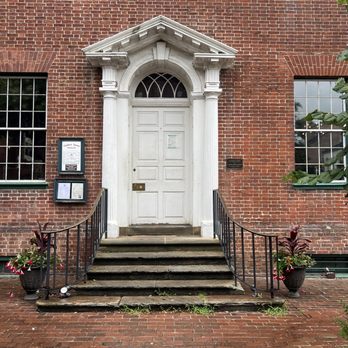 Gadsby's Tavern Restaurant - the entrance to the building - New American Near Me - Alexandria, Virginia Gadsby's Tavern Restaurant - the entrance to the building - New American Near Me - Alexandria, Virginia