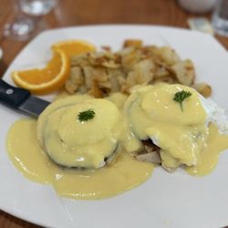 Skyline Cafe - Eggs Benedict