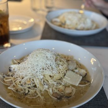 MA'S Italian Kitchen - Italian Near Me - Burbank, California