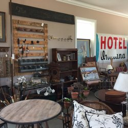 Paper Moon - Upstairs: furniture and decor