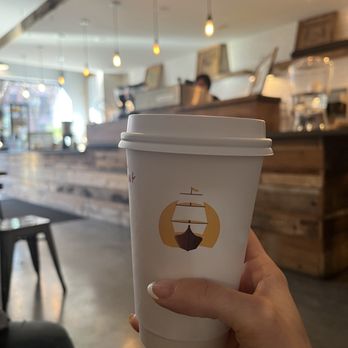 Groundswell Coffee Roasters - Oat latte - Cafes Near Me - Chicago, Illinois