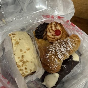 Bova's Bakery - Bakeries Near Me - Boston, Massachusetts Bova's Bakery - Bakeries Near Me - Boston, Massachusetts